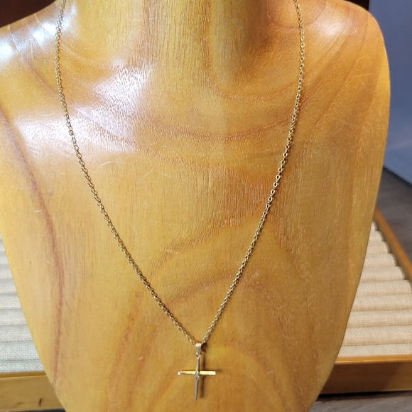 Vintage Marbro 12K Gold Filled Cross w/ 19" Long Gold Tone Chain Costume Jewelry - Picture 8 of 12